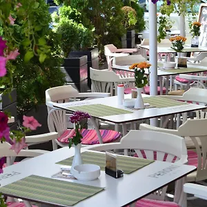 Les Jardins Carol 4*, בוקרשט רומניה